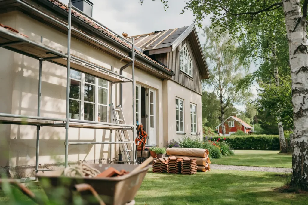 semestertid p taket s planerar du sommarens takarbete smart och s kert